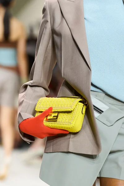 Look 17